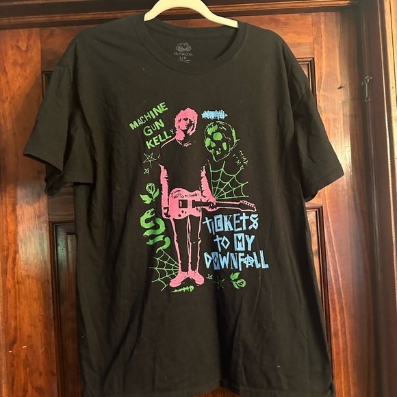 MGK Fruit of the Loom Black Tee with Colorful Graphic - Picture 1 of 3
